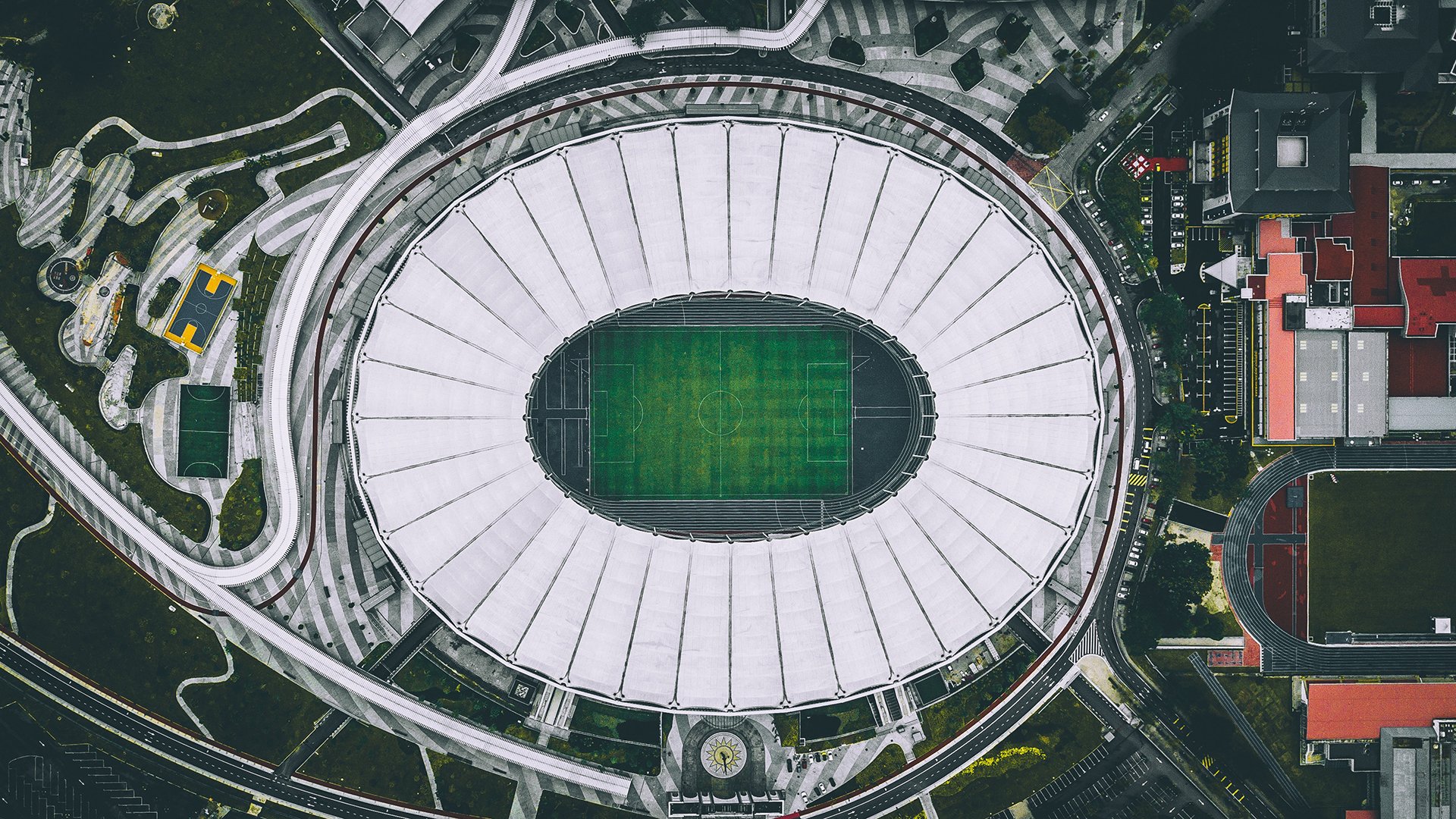 曼城绝杀惊魂，四强之争谁与争锋，曼城绝杀qpr