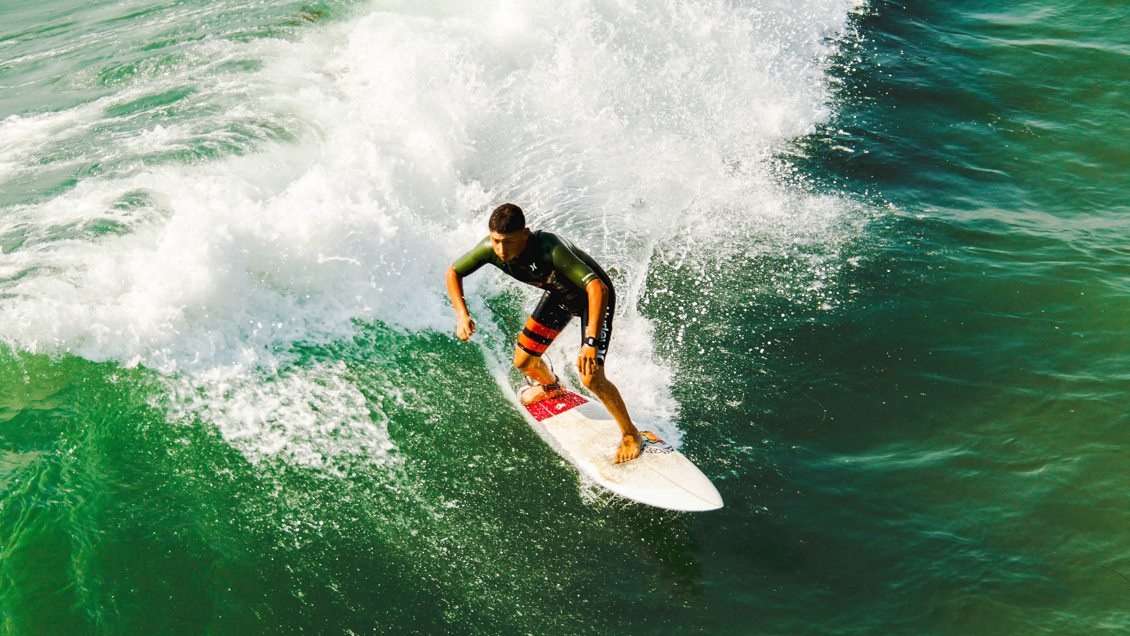 九游登录中心-足球青年联赛引入防摔装备保障安全，青年足球队